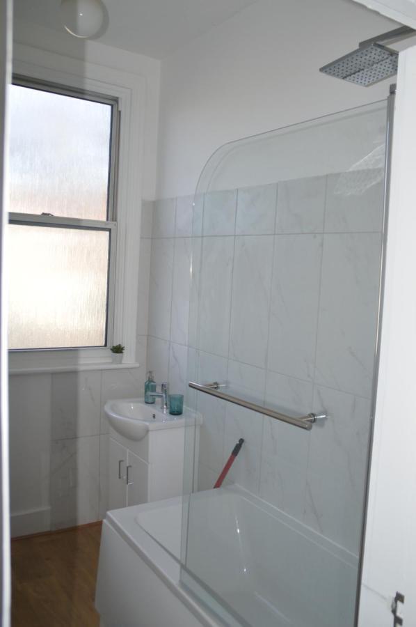 Two Bedroom Apartment In Londra Esterno foto