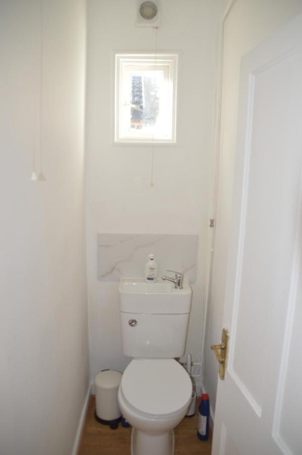 Two Bedroom Apartment In Londra Esterno foto