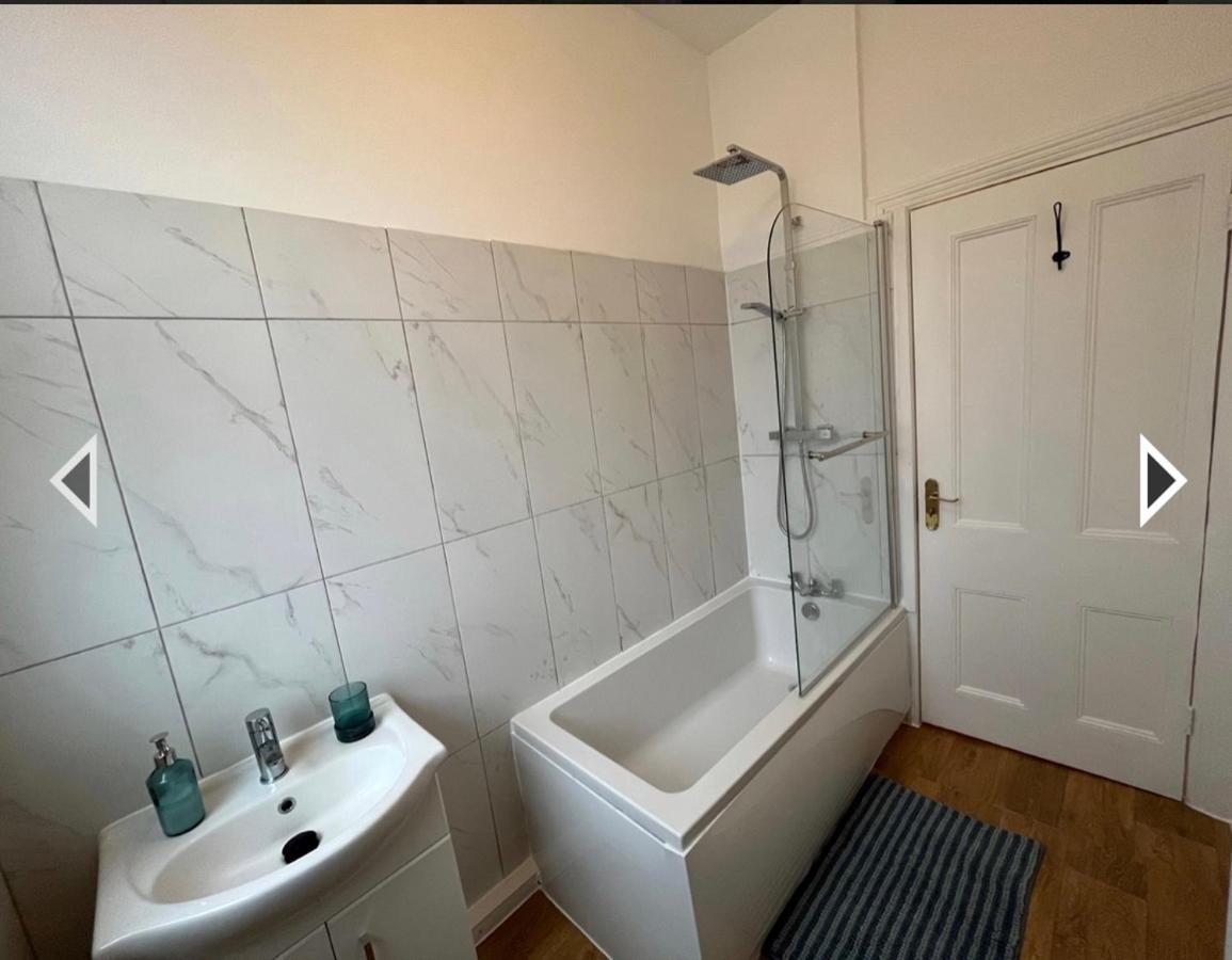 Two Bedroom Apartment In Londra Esterno foto