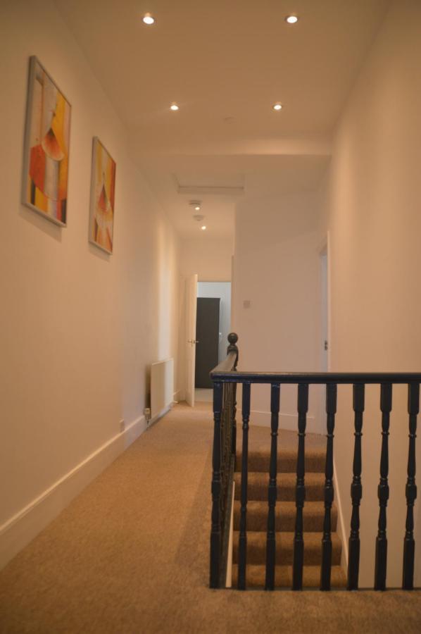 Two Bedroom Apartment In Londra Esterno foto