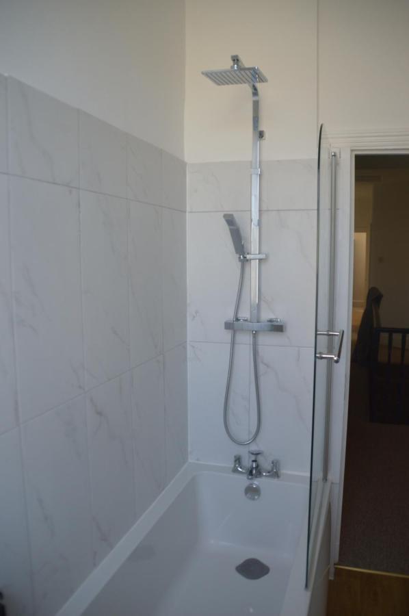 Two Bedroom Apartment In Londra Esterno foto