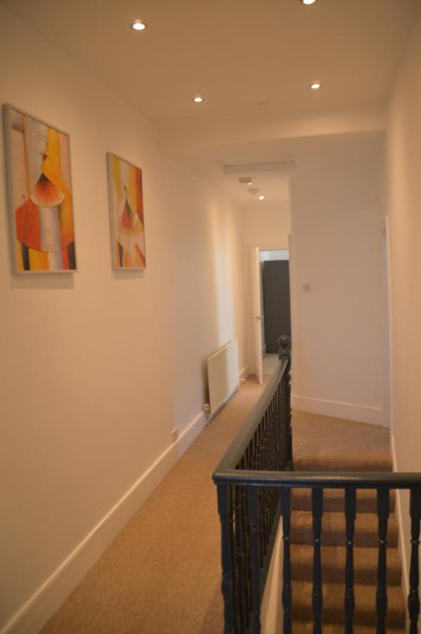 Two Bedroom Apartment In Londra Esterno foto