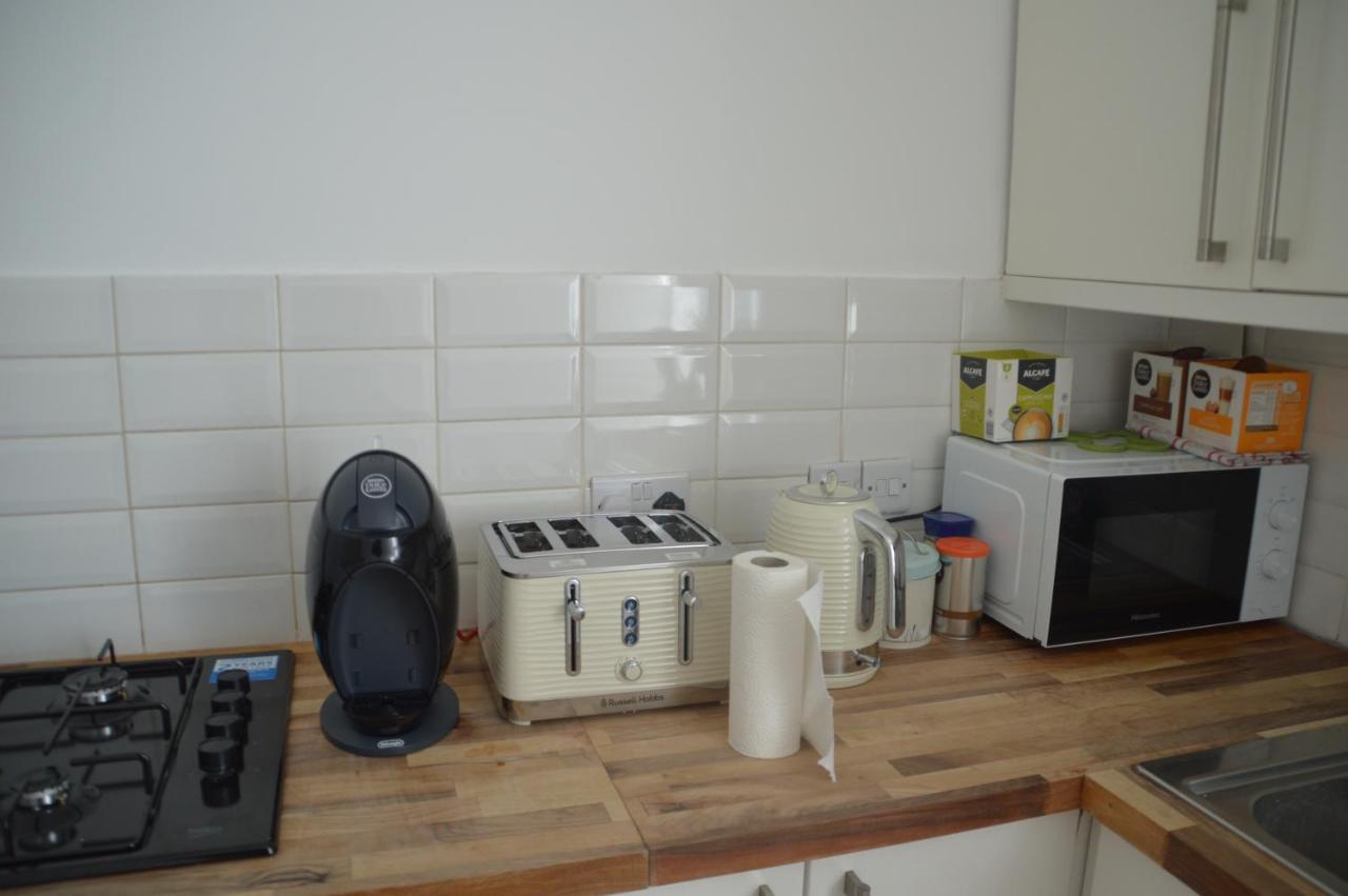 Two Bedroom Apartment In Londra Esterno foto